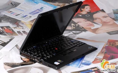 创轻薄巅峰ThinkPadX61s评测外观篇(2)