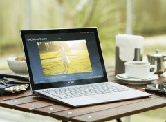 索尼新的VAIO Pro超极本电脑与二手苹果macbook air前者更轻薄！