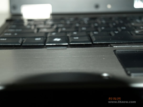 键盘手感6930<T61p，Lenovo接收Thinkpad我觉得只有键盘这方面还保持的不错，不过6930p的键盘手感也不错