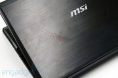 <b>MSI近期将发布14寸游戏笔记本两个超极本的厚度与重量！</b>